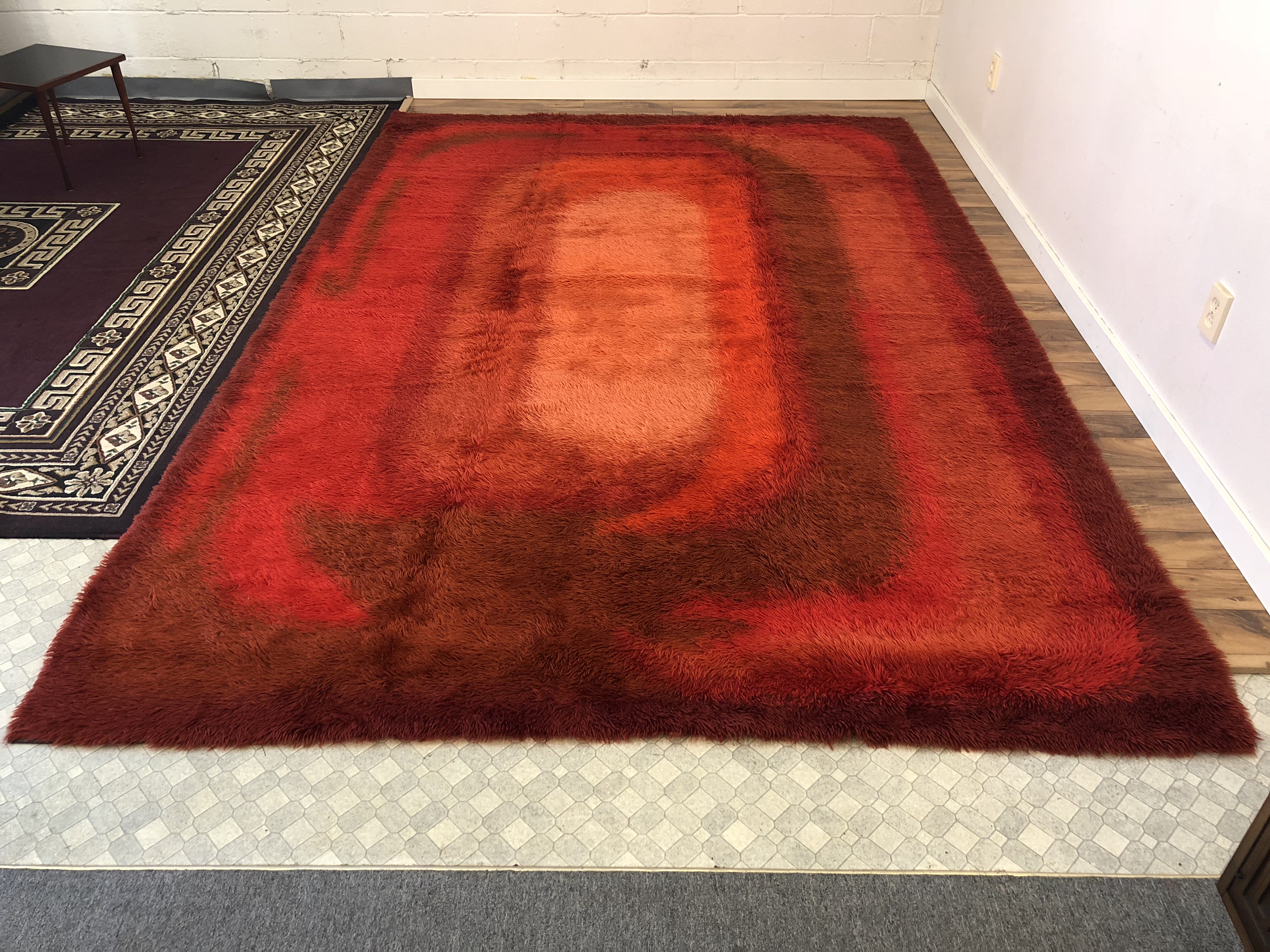 Classic Rug Collection Rias SOLD - Vintage Rya Rug - Modern to Vintage